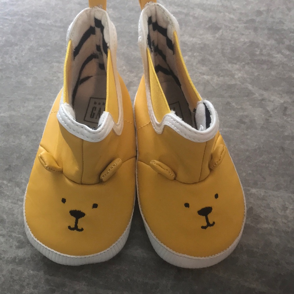 Baby gap boots